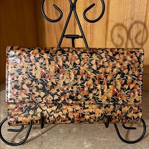 NWOT Patricia Nash wallet